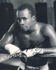 SUGAR RAY LEONARD signed photograph