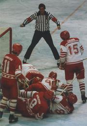 SOVIET UNION V POLAND 1980 (LAKE PLACID WINTER OLYMPICS) ICE HOCKEY PHOTOGRAPH