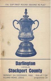 DARLINGTON V STOCKPORT COUNTY 1966-67 FOOTBALL PROGRAMME (AT ELLAND ROAD)