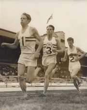 CHATAWAY & IBBOTSON 1955 (BRITAIN V GERMANY) ATHLETICS PHOTOGRAPH - CHATAWAY BREAKS 3 MILE WORLD RECORD