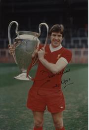 EMLYN HUGHES (LIVERPOOL) SIGNED PHOTOGRAPH 