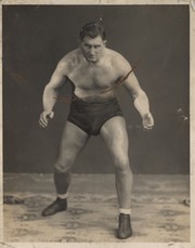 EARL MCCREADY (CANADA) WRESTLING PHOTOGRAPH