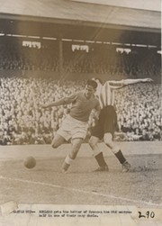 BARNSLEY V NEWCASTLE UNITED 1945-46 FOOTBALL PHOTOGRAPH - GEORGE ROBLEDO