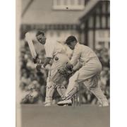 JOE HARDSTAFF (NOTTINGHAMSHIRE & ENGLAND) 1946 SIGNED CRICKET PHOTOGRAPH