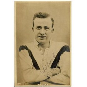 FRANK DOYLE (FULHAM) SIGNED LARGE PINNACE CARD