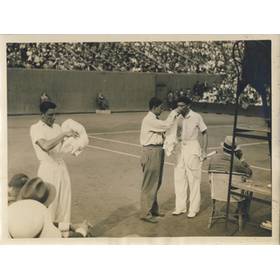 FRED PERRY ON COURT 1930S (ROLAND GARROS)