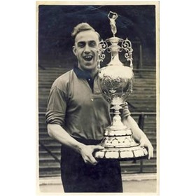 BILLY WRIGHT (WOLVERHAMPTON WANDERERS) 1954
