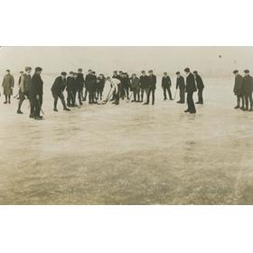 ICE HOCKEY MATCH (1920S) POSTCARD