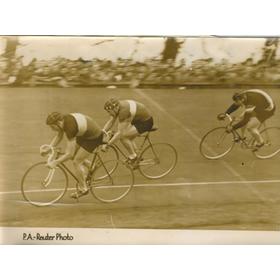 CYCLING AT HERNE HILL 1947 PHOTOGRAPH - INCLUDING REG HARRIS