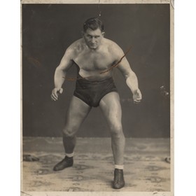 EARL MCCREADY (CANADA) WRESTLING PHOTOGRAPH