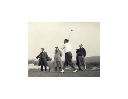 BABE RUTH PLAYING GOLF 1935 - TWO PRESS PHOTOGRAPHS 