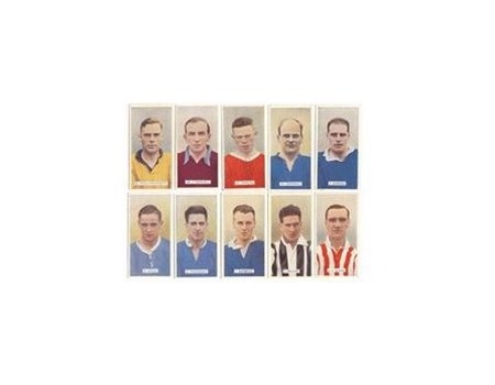 FAMOUS FOOTBALLERS 1935 (CARRERAS) CIGARETTE CARDS