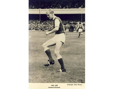 IAN URE (ARSENAL & SCOTLAND) FOOTBALL POSTCARD