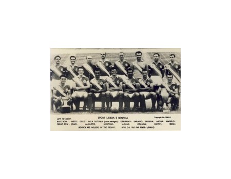 BENFICA 1962 (EUROPEAN CHAMPIONS) FOOTBALL POSTCARD