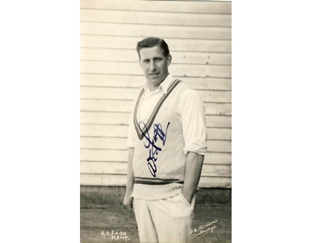 ARTHUR FAGG (KENT) SIGNED CRICKET POSTCARD