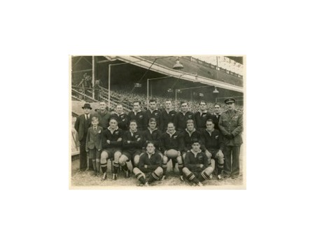 NEW ZEALAND (V CARDIFF) 1945 RUGBY PHOTOGRAPH