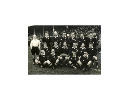 NEW ZEALAND (V LLANELLI) 1953-54 RUGBY PHOTOGRAPH