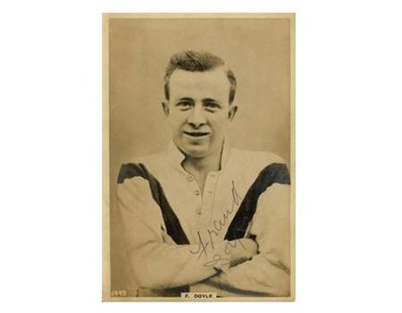 FRANK DOYLE (FULHAM) SIGNED LARGE PINNACE CARD