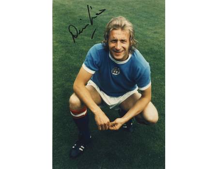 DENIS LAW SIGNED PHOTOGRAPH 