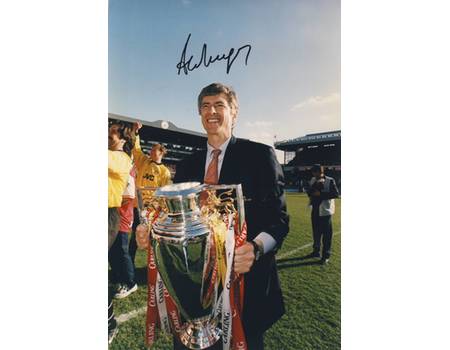 ARSENE WENGER SIGNED PHOTOGRAPH 