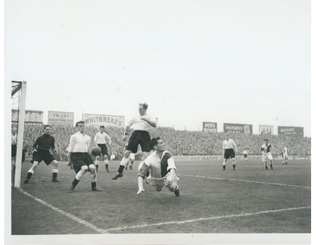 FULHAM V BLACKBURN ROVERS 1952 FOOTBALL PRESS PHOTOGRAPH