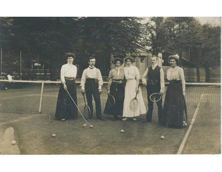 TENNIS GROUP IN GELSENKIRCHEN, GERMANY (C.1909) POSTCARD