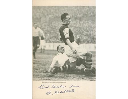 THE WEST HAM UNITED FOOTBALL BOOK NO. 2 (SIGNED BY FULL WEST HAM TEAM - MOORE, HURST ETC.)