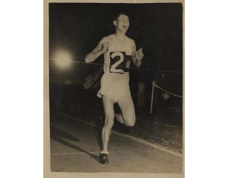 KEN NORRIS 1954 (LONDON V MOSCOW) ATHLETICS PHOTOGRAPH