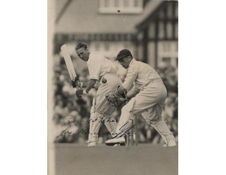 JOE HARDSTAFF (NOTTINGHAMSHIRE & ENGLAND) 1946 SIGNED CRICKET PHOTOGRAPH