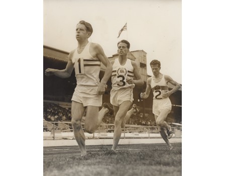 CHATAWAY & IBBOTSON 1955 (BRITAIN V GERMANY) ATHLETICS PHOTOGRAPH - CHATAWAY BREAKS 3 MILE WORLD RECORD
