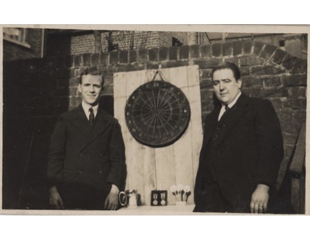 DARTS PLAYERS POSTCARD